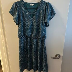 Casual Teal Chevron Print Women's Dress - Size Medium